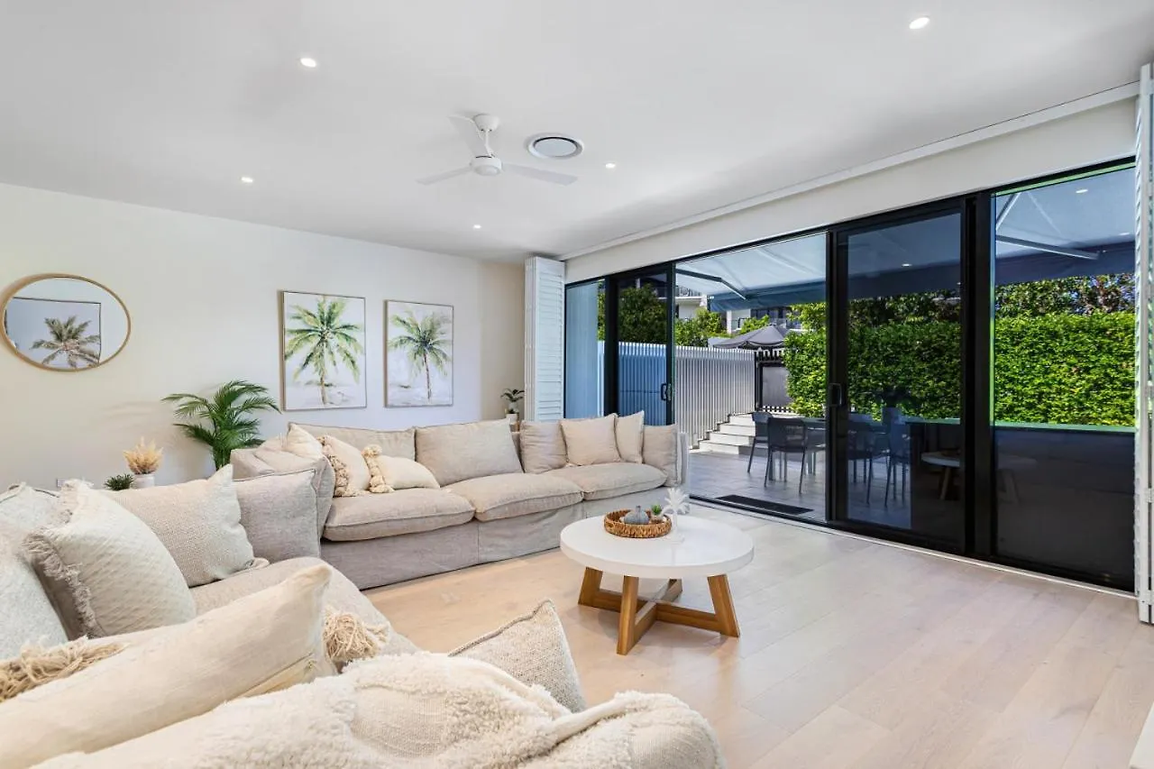 Modern Palms Getaway contacts